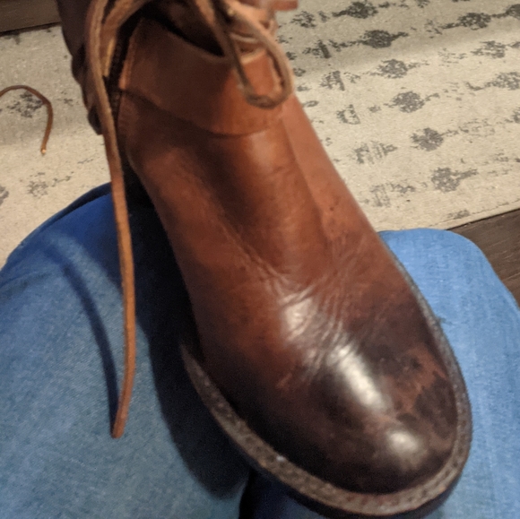 Beautiful Cognac brown colored Vince Camuto Booties.. - Picture 9 of 10